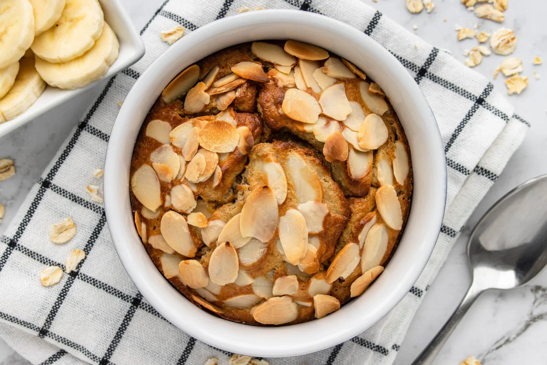 Almond and Banana Baked Oats